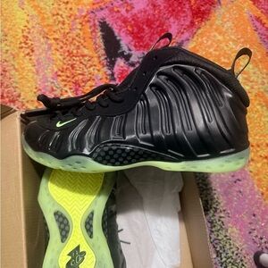 Nike Air Foamposite ONES Black and Neon Green Sneakers NWB